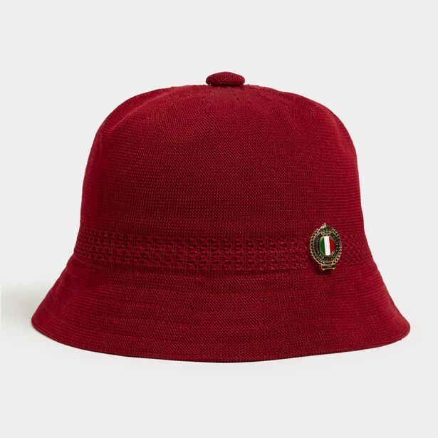 Red knit bucket hat offer at Fabiani