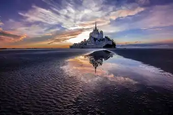 8 day france tour of d-day beaches, mont-saint-michel and the loire valley
