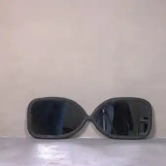 Weylandts Shades mirror offer