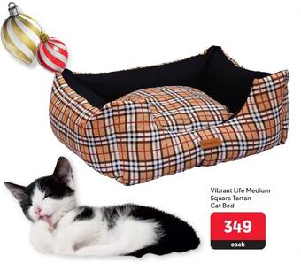 Makro Vibrant Life Medium Square Tartan Cat Bed offer