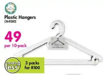 Makro Plastic Hangers 10-pack offer
