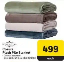 Makro HOME LIVING Cozura Plush Pile Blanket offer