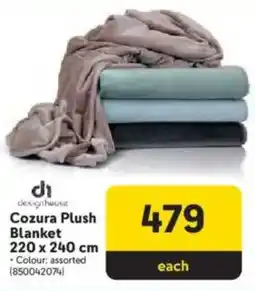 Makro Design House Cozura Plush Blanket offer