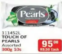 KitKat Cash and Carry Touch of Pearls Assorted offer