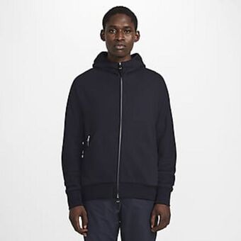 Nike Nike esc offer
