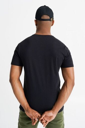 MRP Regular fit v-neck t-shirt offer