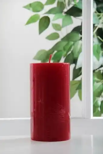 Sheet Street Medium berries scented candle offer