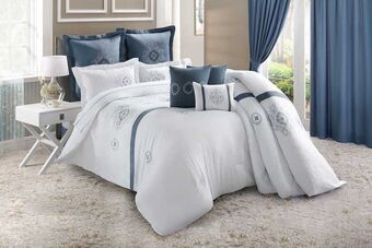 Sandra 5-piece deluxe comforter set (queen) - white