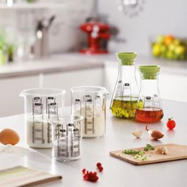 Pyrex kitchen lab beaker with measurements offer at Adams Discount Centre