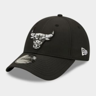 Sportscene New era 9forty chicago bulls black cap offer