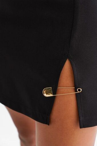 MRP Mini skirt offer