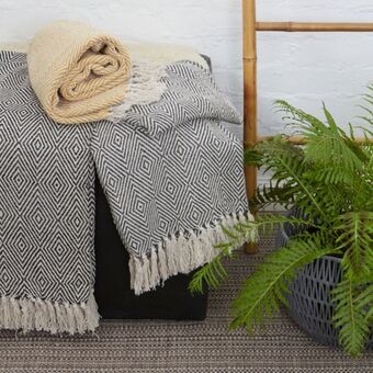 Cotton club geo diamond throw