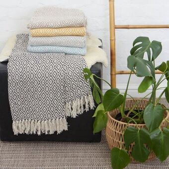 Cotton club multi diamond throw