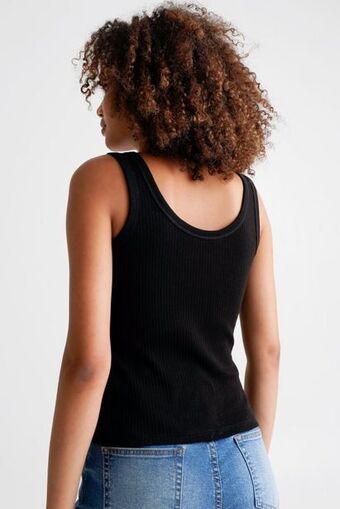 Fitted tank