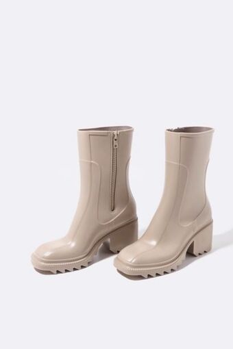 Chelsea block heel boot