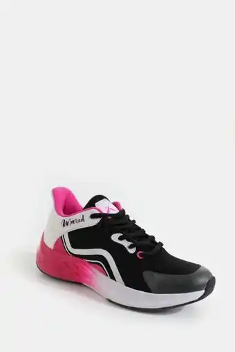 Mesh-up gym + studio trainer